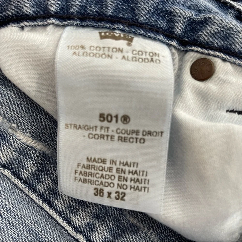 Levi’s 501 Jeans Men’s 36X32 Straight Leg Button Fly Distressed Medium Wash